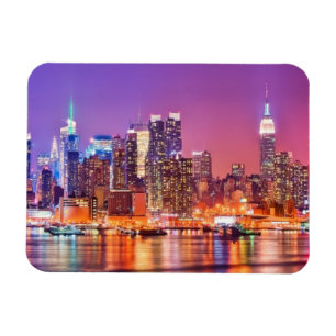 Midtown Manhattan nachts mit Reich Stae Magnet