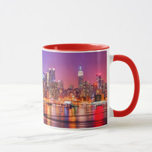 Midtown Manhattan nachts mit Reich Stae Tasse