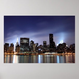 Midtown Manhattan Skyline an den Nachtlichtern Poster