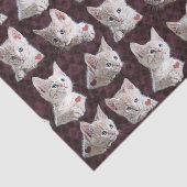 Miezekatze-Katze stellt Muster mit Herz-Bild Seidenpapier (Ausschnitt)