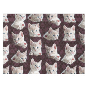 Miezekatze-Katze stellt Muster mit Herz-Bild Tischdecke