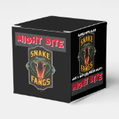 MIGHT BITE Snake Fang Halloween-Party Spooky Candy Geschenkschachtel (Vorderseite)