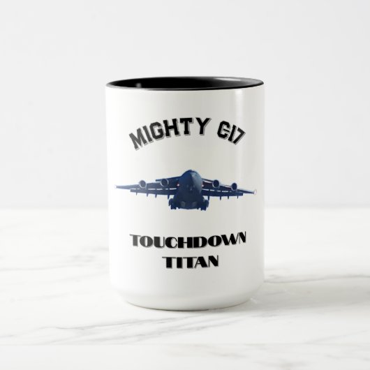 Mighty C-17, Touchdown Titan Tasse (Zentrum)
