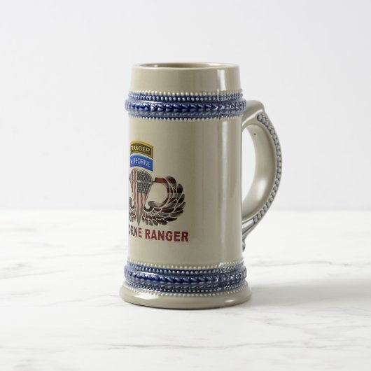 Mighty Im Flugzeug Ranger Paratrooper Bierglas (VorderseiteRechts)