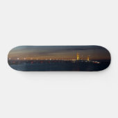 Mighty Mac bei Nacht Pano Skateboard (Horizontal)
