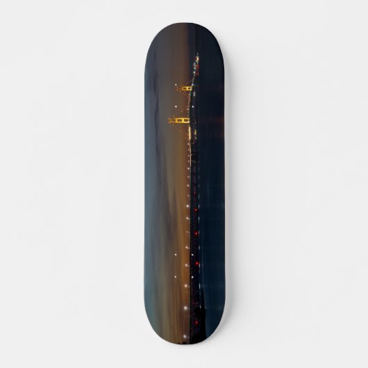 Mighty Mac bei Nacht Pano Skateboard (Vorne)
