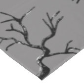 Mighty wie die Eichenspöttin Adult Birthday Party Tischdecke (Schrägansicht)