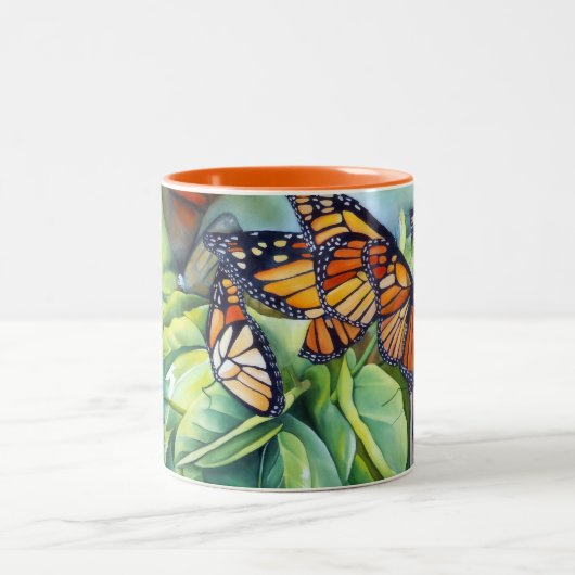 Migration der Monarch-Morgen-Tasse Zweifarbige Tasse (Mittel)