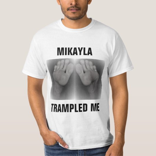 MIKAYLA-TRAMPEL T-Shirt (Vorderseite)
