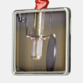 Mikrofon im Studio Ornament Aus Metall (Links)