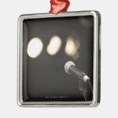 Mikrofon und Scheinwerfer Silbernes Ornament (Links)