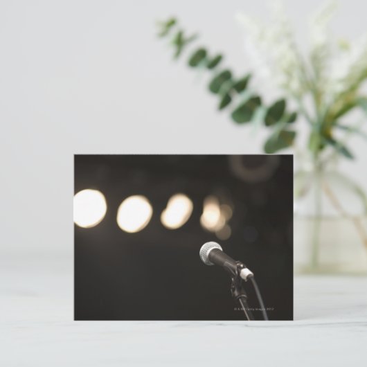 Mikrofon und Spotlights Postkarte (Stehend Vorderseite)