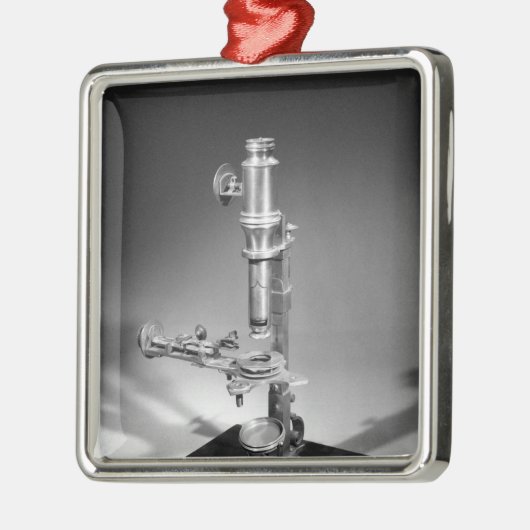 Mikroskop Silbernes Ornament (Links)
