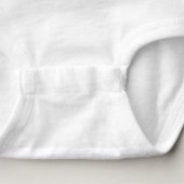 Mila Name und Bedeutung beschriften m-Babykleidung Baby Strampler (Detail - Unterseite (in Weiß))