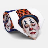 Mila Wears the Smile Too Well – A Clowns Portrait Krawatte (Gerollt)