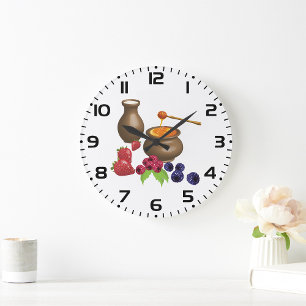 Milch und Honig mit Beeren Rustikale Küche Große Wanduhr