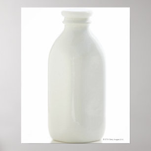Milchflasche auf weißem Hintergrund Poster