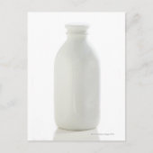 Milchflasche auf weißem Hintergrund Postkarte (Vorderseite)