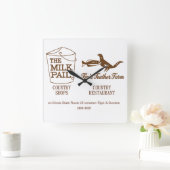 Milchpail und Fin'n Feather Farm, Dundee Township, Quadratische Wanduhr (Zuhause)