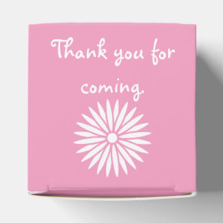 Milchprodukte und Schmetterlinge in der Pink-Pink- Geschenkschachtel