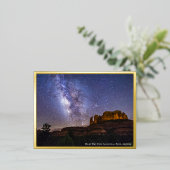 Milchstraße Galaxie über Dom-Felsen, Arizona Gold Folie Einladungspostkarte (Stehend vorne)