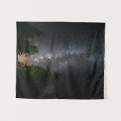 Milchstraße über Fichtenwald Wandteppich (Vorderseite (Horizontal))