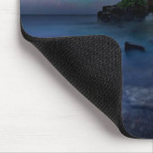 Milchstraße über hohlem Felsen Mousepad (Ecke)