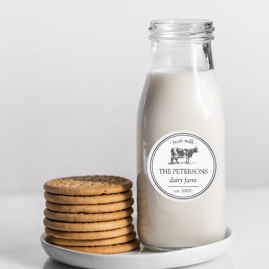 Milchviehwirtschaft mit Frischmilchetikett Runder Aufkleber