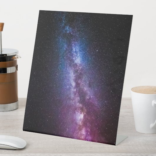 Milde, helle Farben Sockelschild (In Situ)