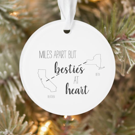 Miles Apart but Besties im Heart Best Friend Staat Ornament (Baum)
