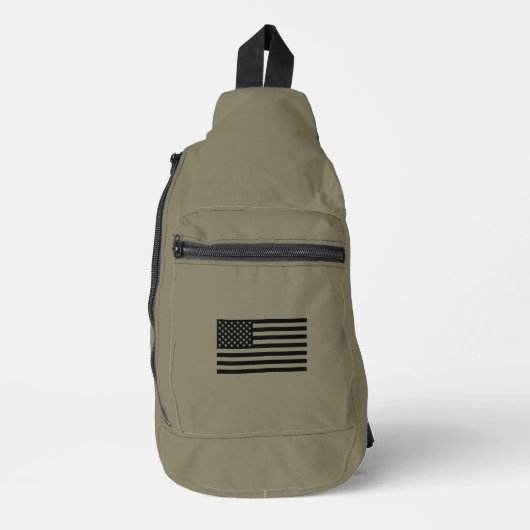 Militär Brown mit amerikanischer Flagge Crossbody Bag (Vorderseite)