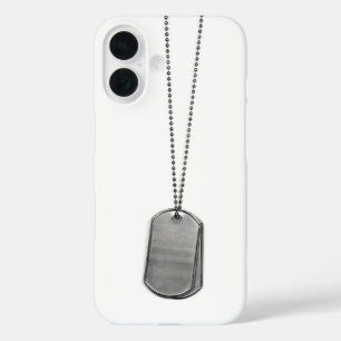 Militärhundeanhängetiketts auf Weiß iPhone 16 Hülle