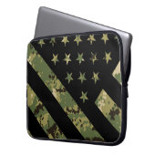 Militärische digitale Camouflage US-Flagge Laptopschutzhülle (Vorderseite Links)