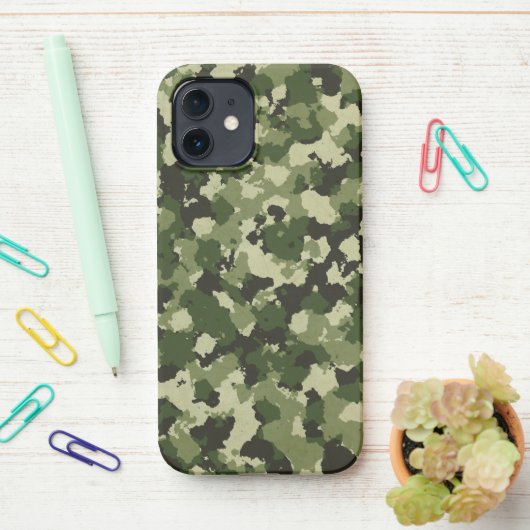 Militärische grüne Camouflage iPhone Hülle (Auf dem Schreibtisch)
