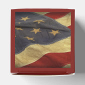 Militärische Hochzeit unter amerikanischer Flagge Geschenkschachtel (Oben)
