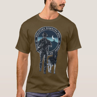 Militärische Hunde und MWD-Betreuer T-Shirt