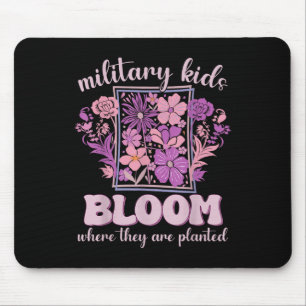 Militärische Kinder blühen, wo sie Lila aufgepflan Mousepad