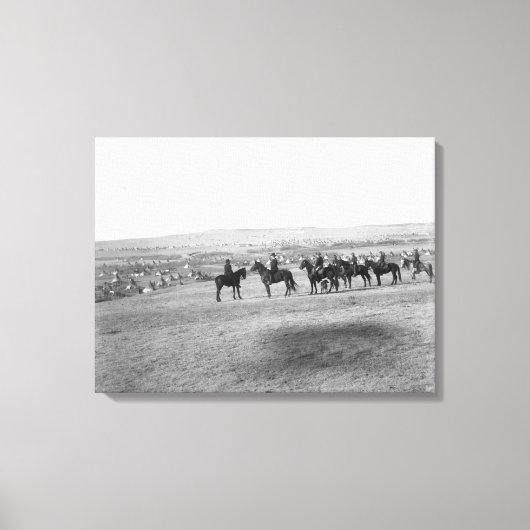 Militärische Männer besichtigen ein Fernlager auf Leinwanddruck (Vorderseite)