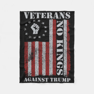 Militärische Veteranen protestieren US-Flagge ohne Fleecedecke