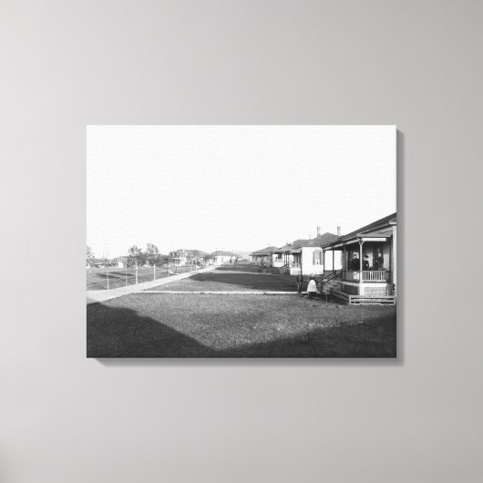 Militärische Zuhause im Wohngebiet von Fort Meade Leinwanddruck (Vorderseite)