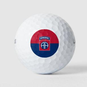 Militärischer Kriegsveteran der 82. Im Flugzeug Di Golfball
