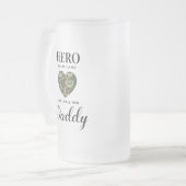 Militärischer Vater Mein Held trägt Camouflage Vät Mattglas Bierglas (Vorderseite Links)