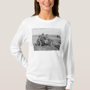 Militärmotorrad mit Beiwagen und Maschinengewehr T-Shirt