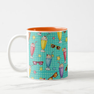 Milkshakes und Gläser, Pop-Art, von Natasha Us Zweifarbige Tasse