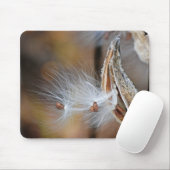 Milkweed Pod Macro Mousepad (Mit Mouse)