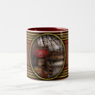 Mill - Clinton, NJ - Die Mühle und das Rad Zweifarbige Tasse