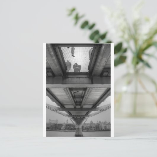 Millenium Bridge Postkarte (Stehend Vorderseite)
