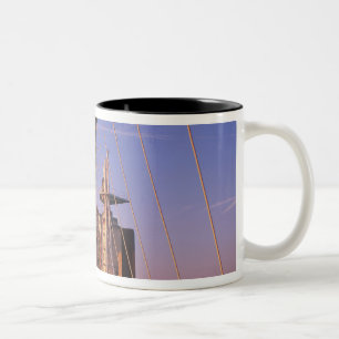 Millennium Bridge, Lowry Centre, Salford Zweifarbige Tasse