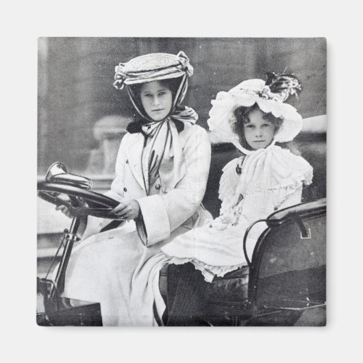 Millicent Duchess Sutherland und ihre Tochter Magnet (Vorne)