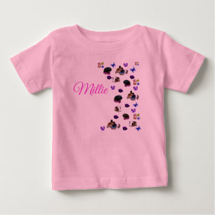 "Millie" mit Guinea Schweinen und Stiefmütterchen, Baby T-shirt